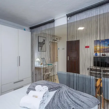 Beguest Atlantic شقة